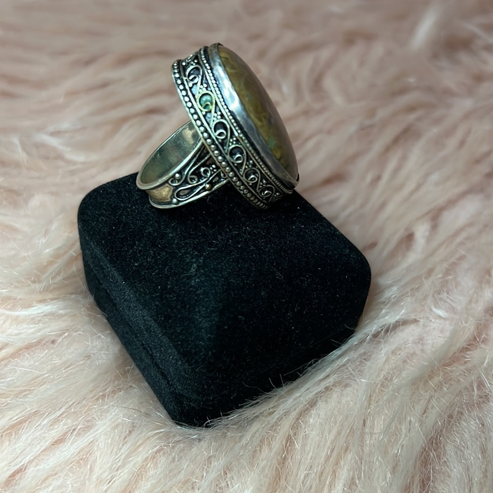 Antique Ring 🤎 - Picture 2 of 5